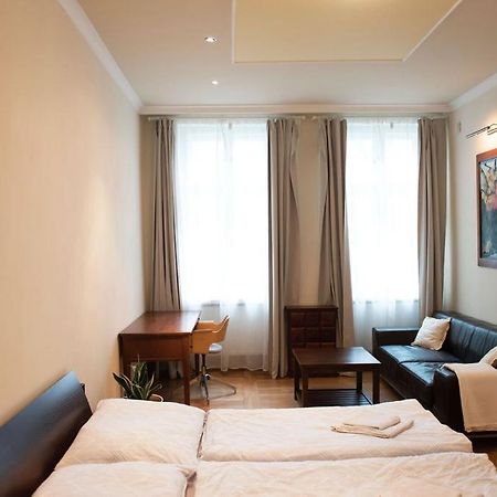 Velky Apartman Bratislava Exterior foto