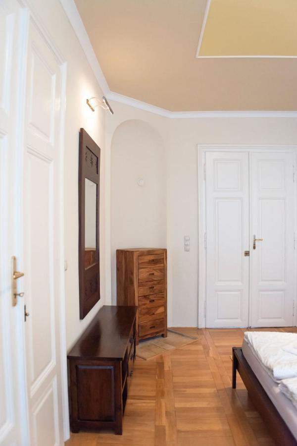 Velky Apartman Bratislava Exterior foto