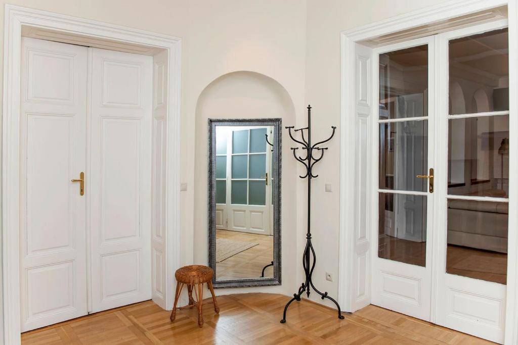 Velky Apartman Bratislava Exterior foto