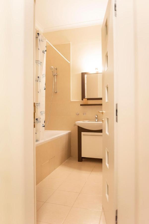 Velky Apartman Bratislava Exterior foto