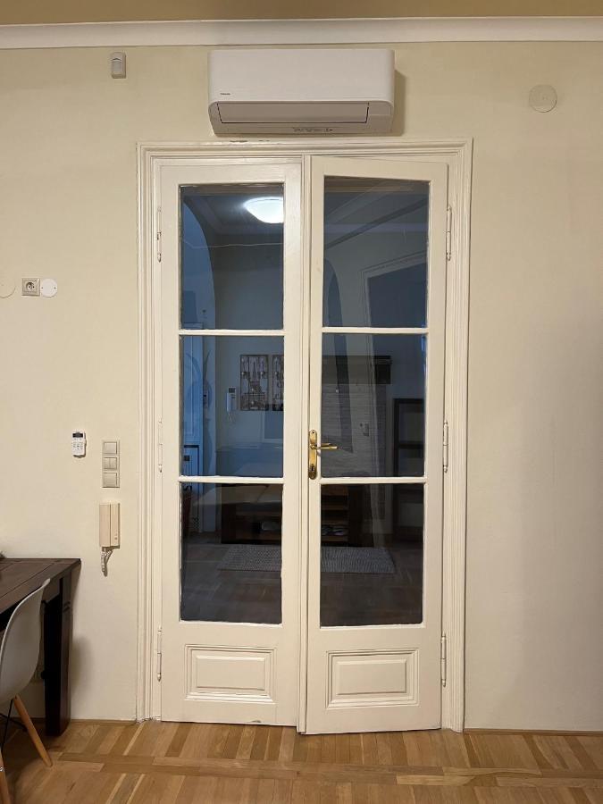 Velky Apartman Bratislava Exterior foto